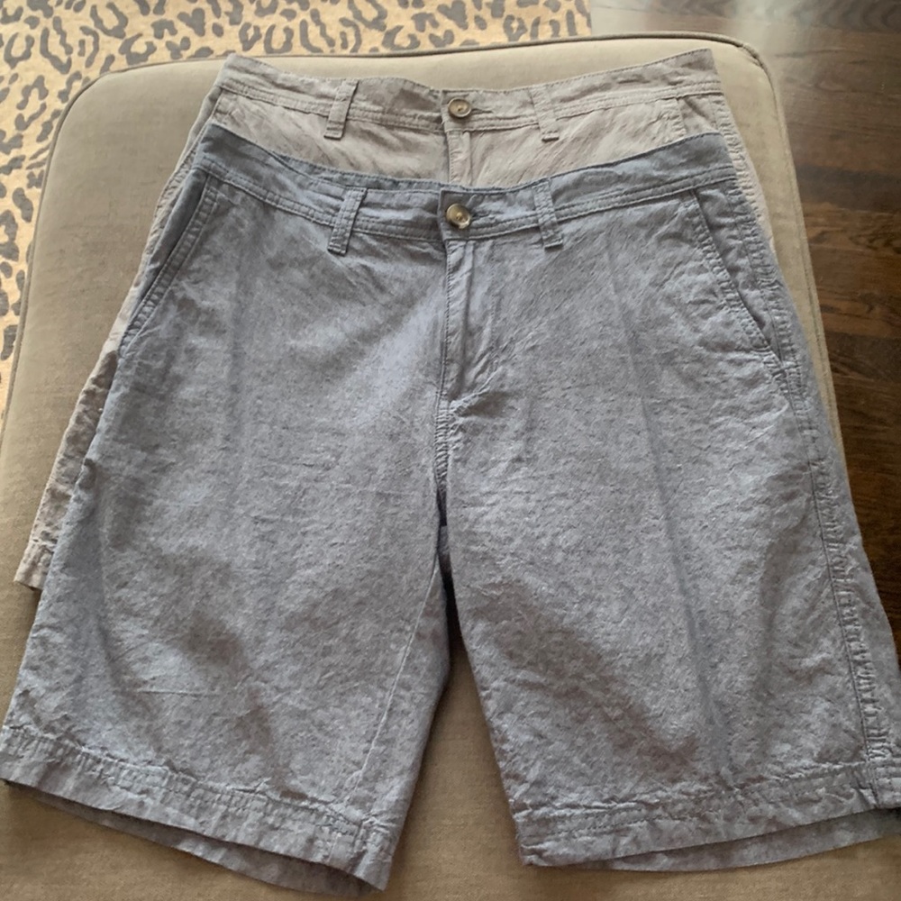 Men’s slim fit walking shorts .. 2 pair ,  great condition! Waist 30 in